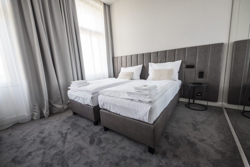 The Gold Bank - mynd 2