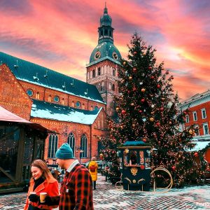 Riga_Old_Town_Christmas_market_Riga_Latvia